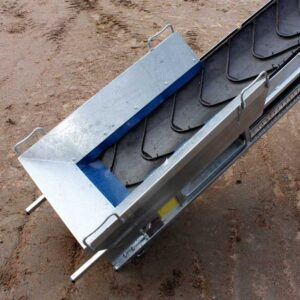 Liten fyllnadstratt till transportband